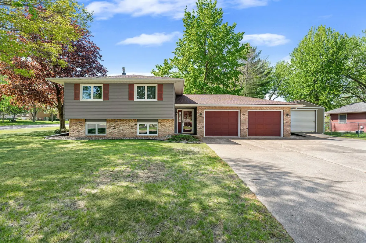 655 20th ST NE, Owatonna, MN 55060
