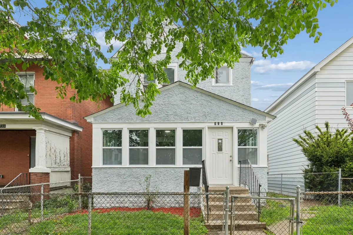 731 Thomas AVE, Saint Paul, MN 55104