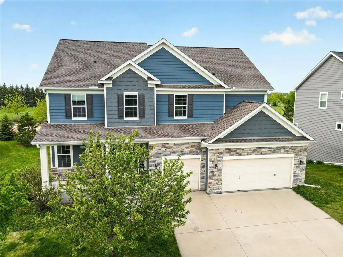 18190 72nd PL N, Maple Grove, MN 55311