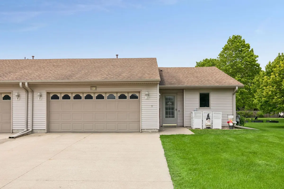 608 E Welco DR, Montgomery, MN 56069