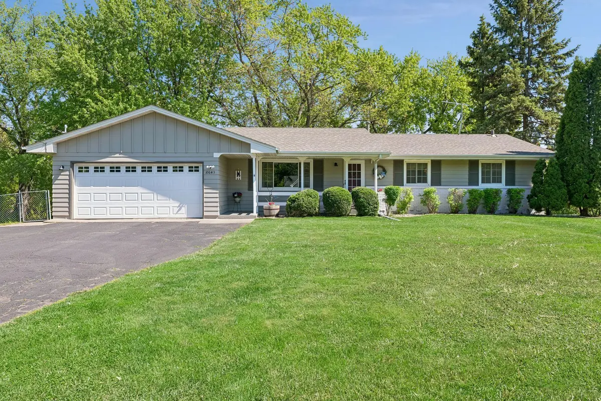 10643 Vessey RD, Bloomington, MN 55437