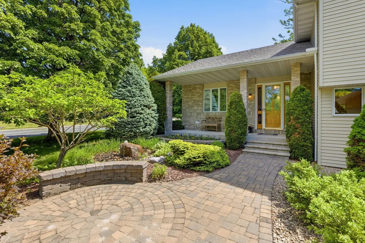 222 Greenbriar LN, Buffalo, MN 55313