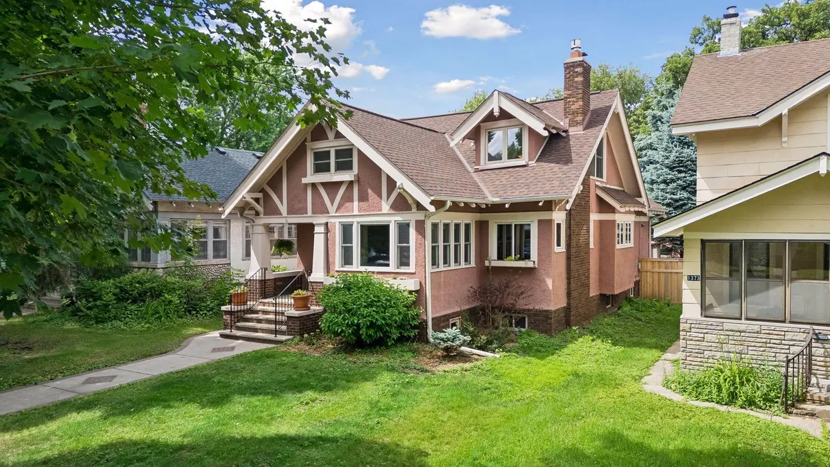 1377 Grand AVE, Saint Paul, MN 55105