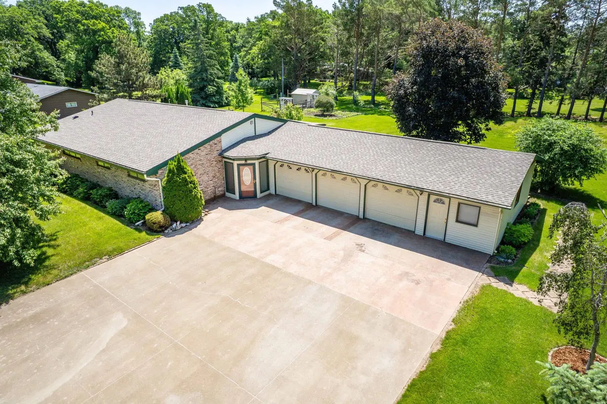 1043 Woodland LOOP, Fergus Falls, MN 56537