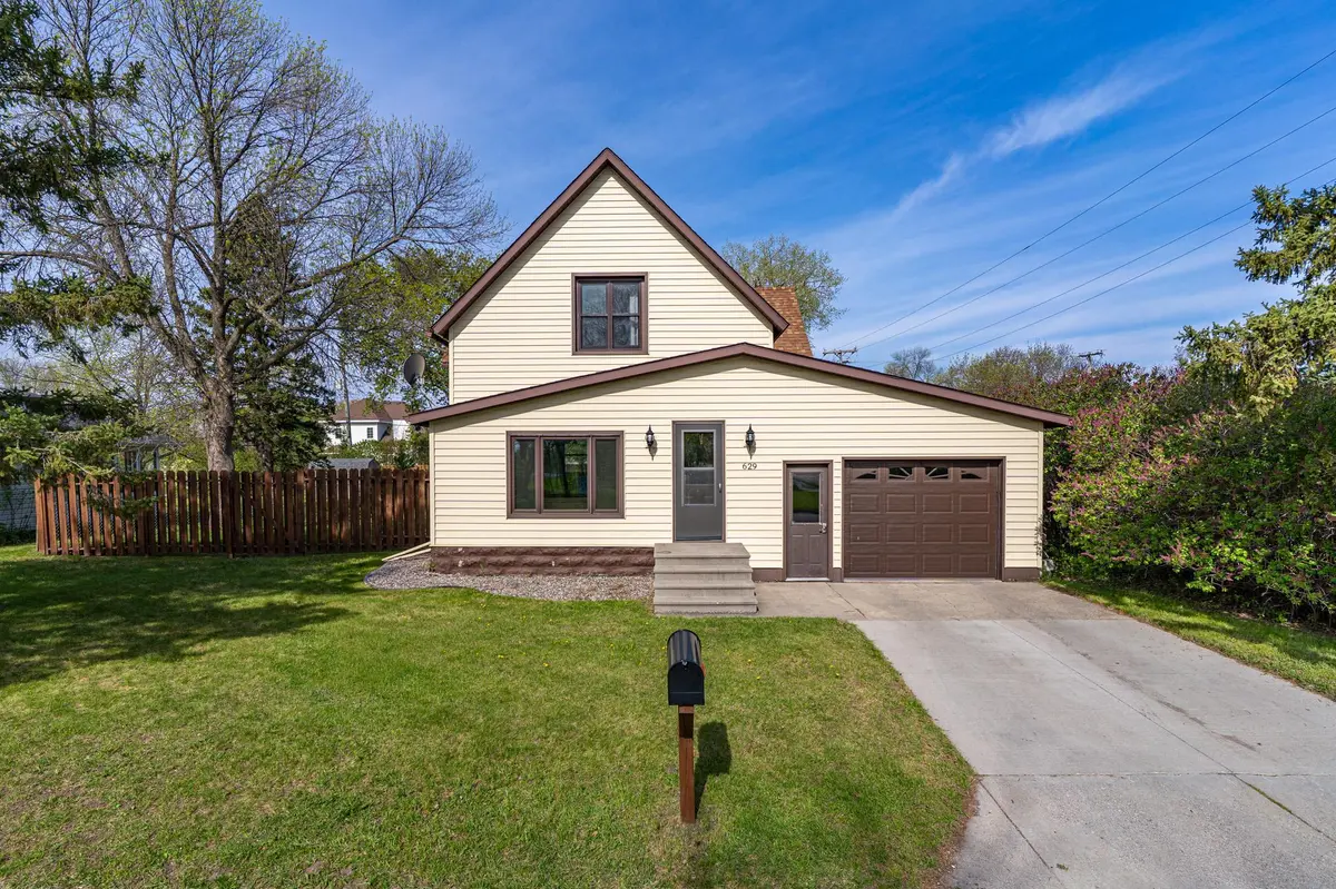 629 Barrette ST, Crookston, MN 56716