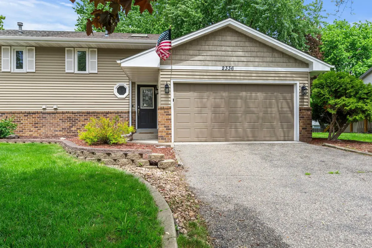 2336 Hale AVE N, Oakdale, MN 55128