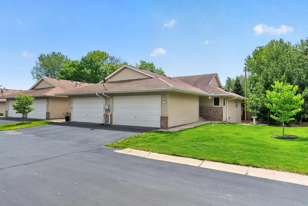 833 White Oak CT, New Brighton, MN 55112