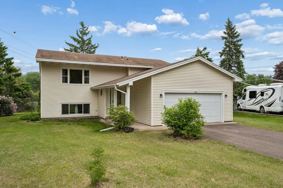 1602 Daisy CT, New Brighton, MN 55112