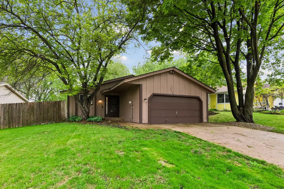8450 Hiawatha AVE, Eden Prairie, MN 55347