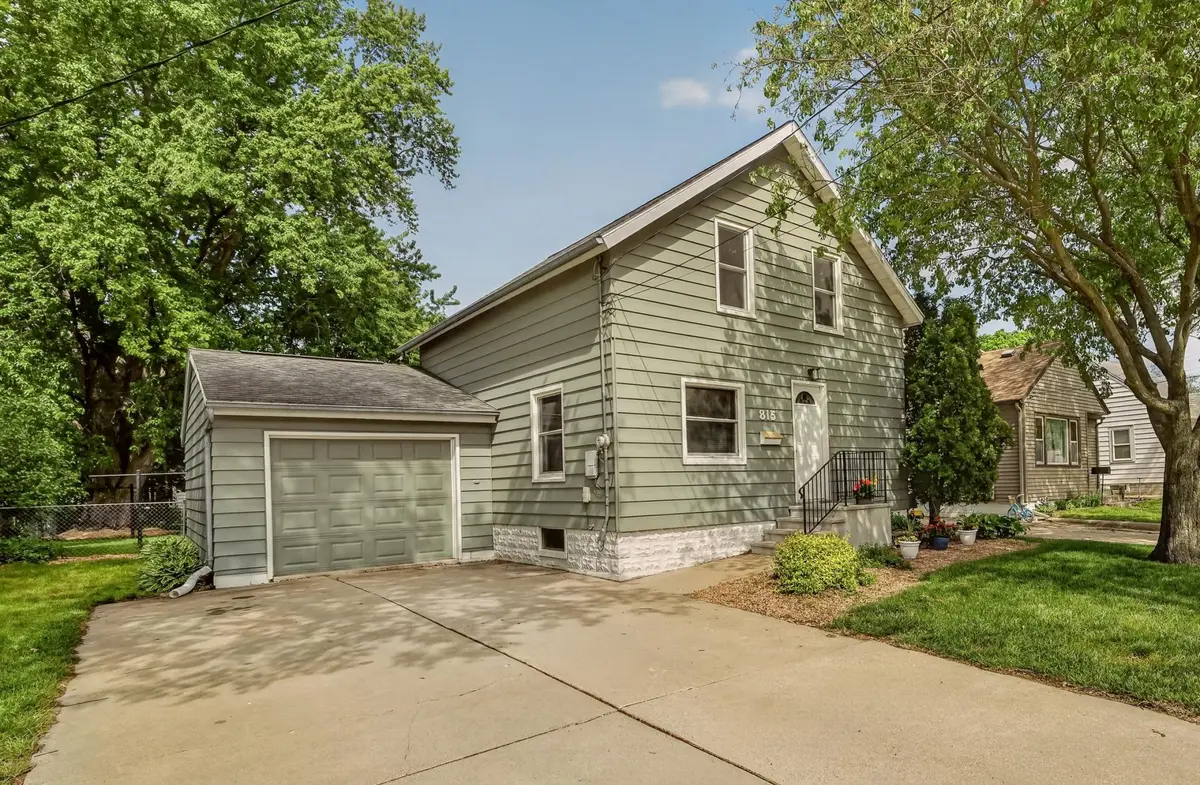 815 12th AVE SE, Rochester, MN 55904
