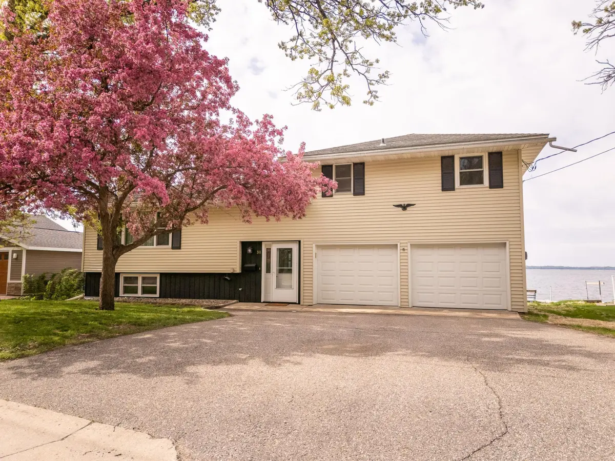 311 N Lakeshore DR, Glenwood, MN 56334
