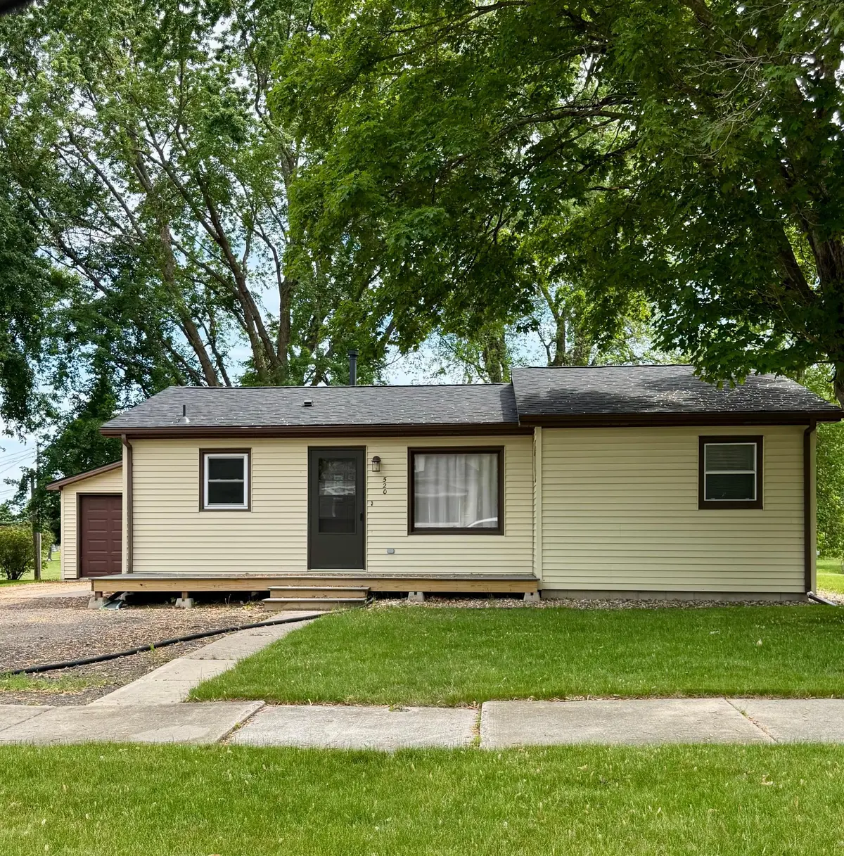 520 13th ST, Howard Lake, MN 55349