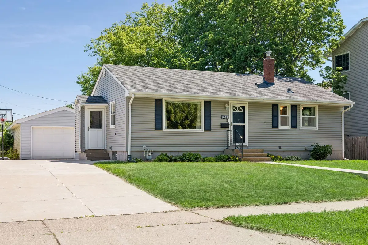 2048 Villard AVE, Saint Paul, MN 55116