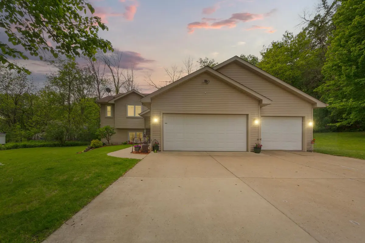 9074 Bagley AVE, Northfield, MN 55057