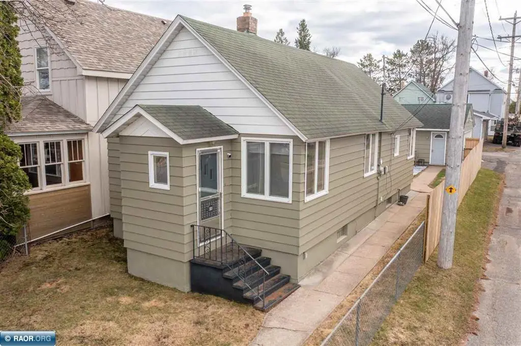 101 E Indiana AVE, Gilbert, MN 55741