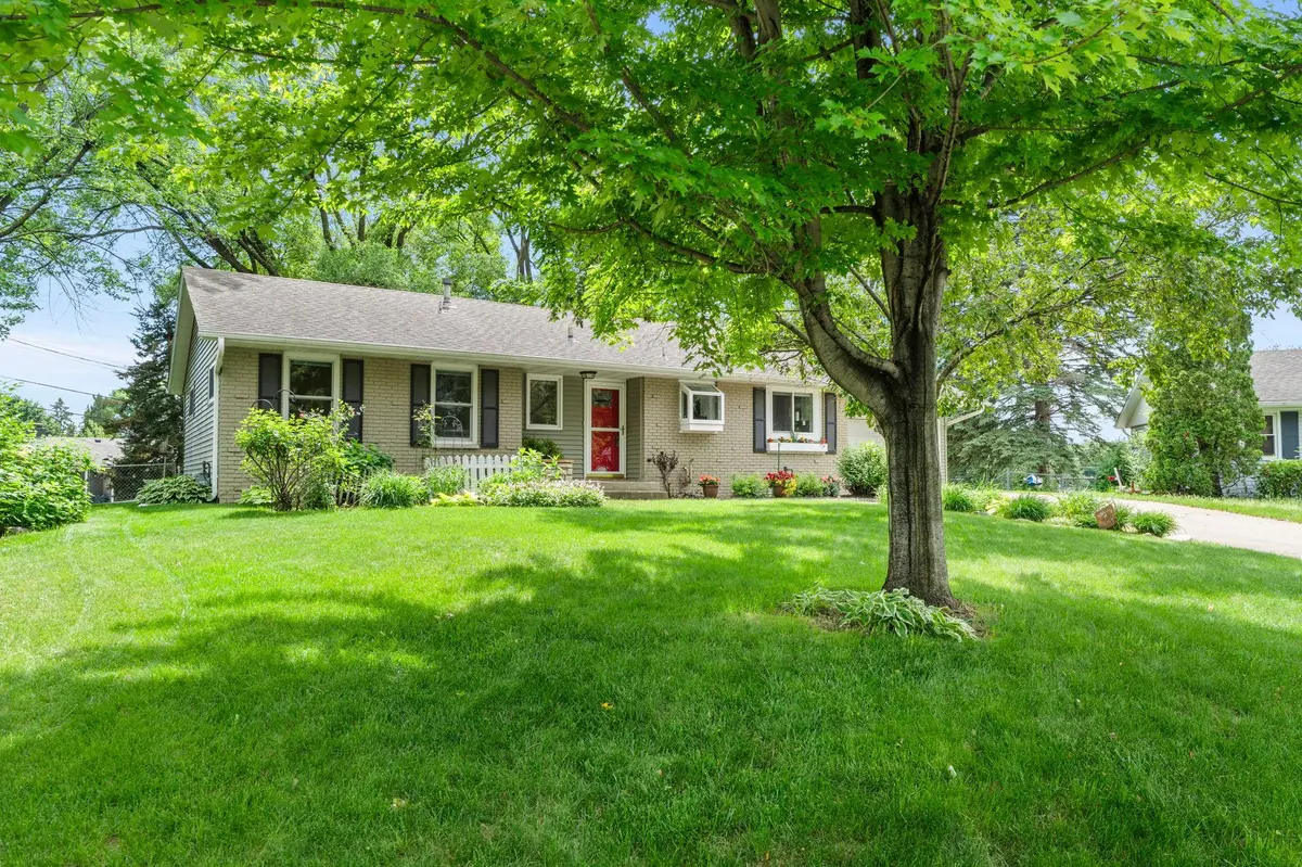 9528 Penn CIR, Bloomington, MN 55431