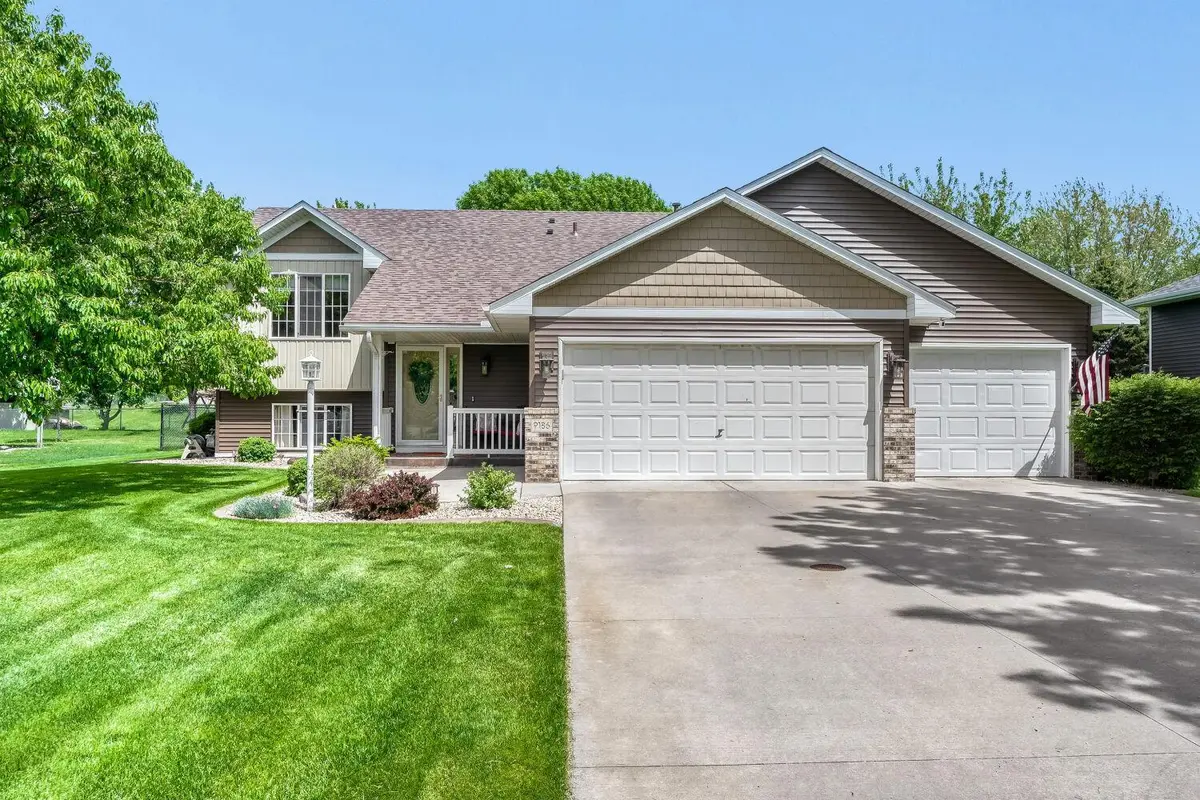 9186 Fallon DR NE, Monticello, MN 55362