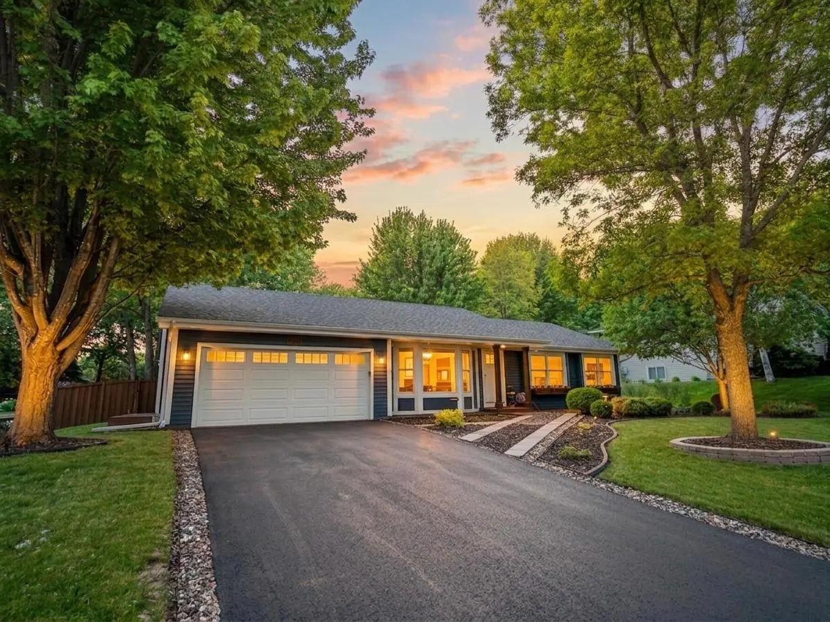17469 Lorence WAY, Eden Prairie, MN 55346