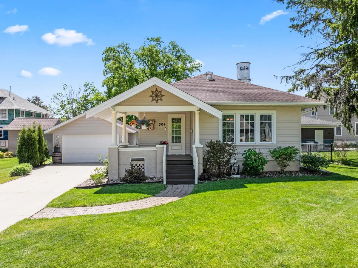 304 3rd ST NW, Kasson, MN 55944