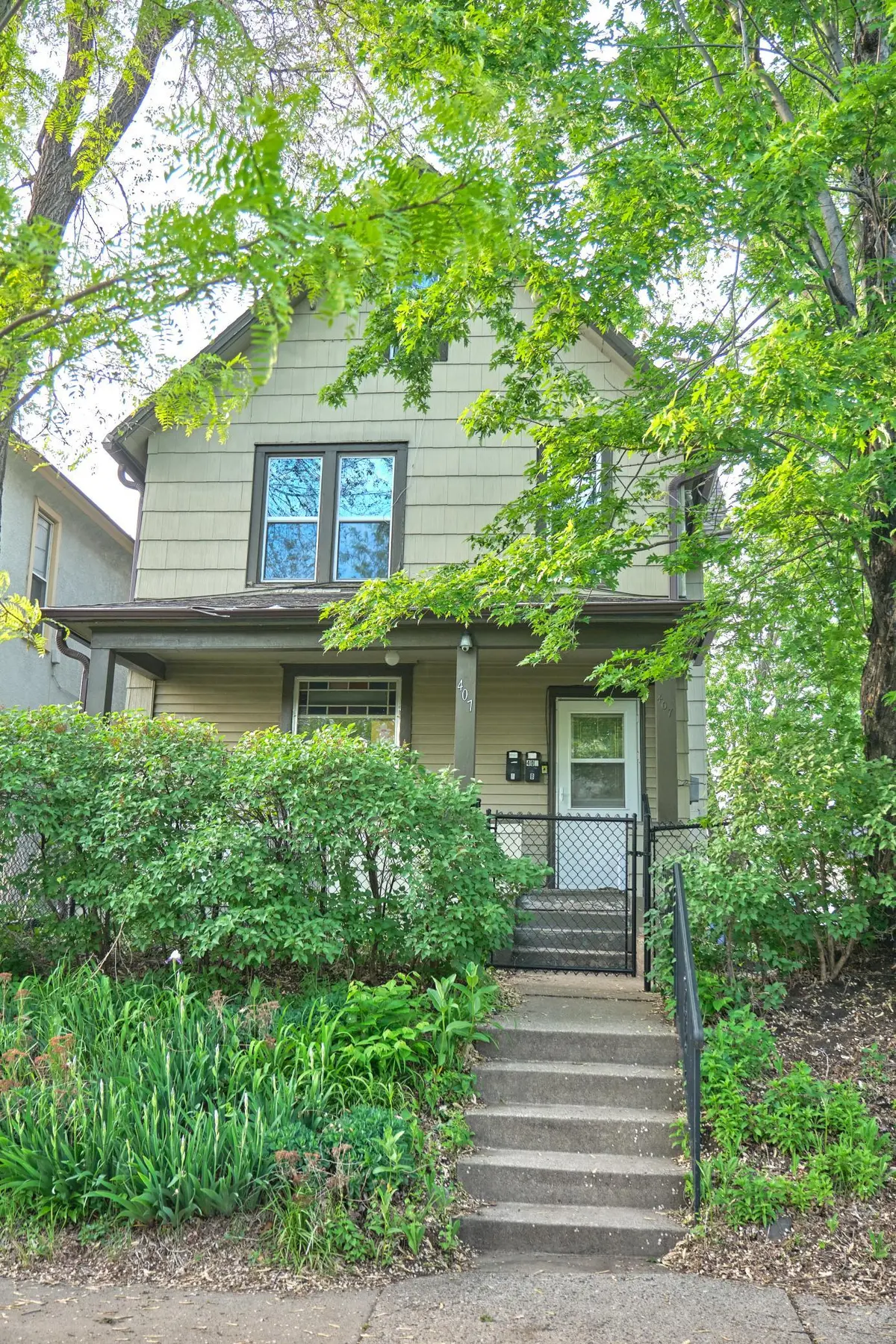 407 19th AVE NE, Minneapolis, MN 55418