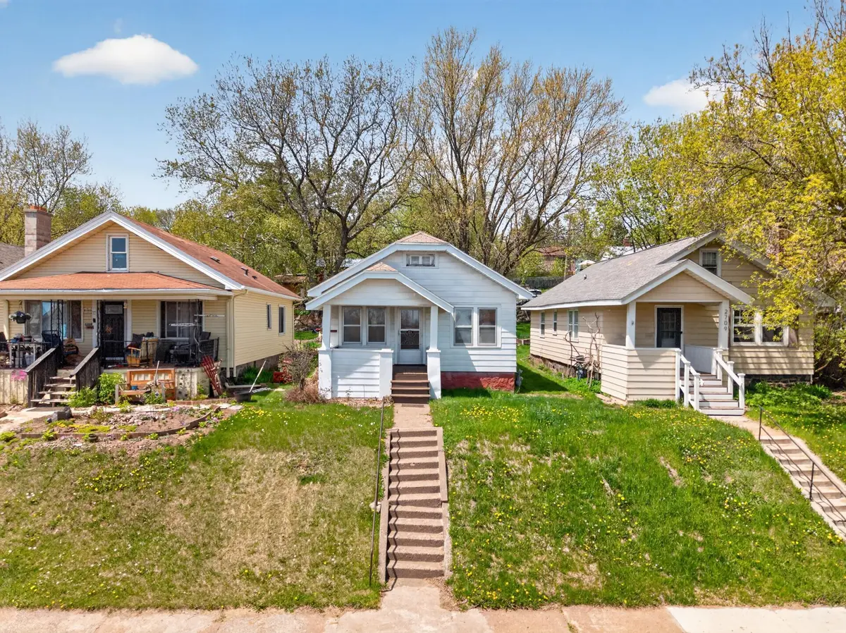 2711 W 9th ST, Duluth, MN 55806