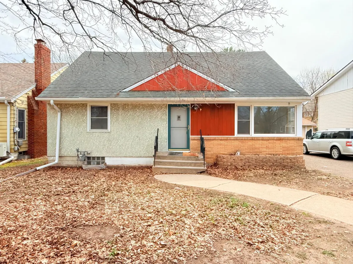 1186 Larpenteur AVE E, Saint Paul, MN 55109