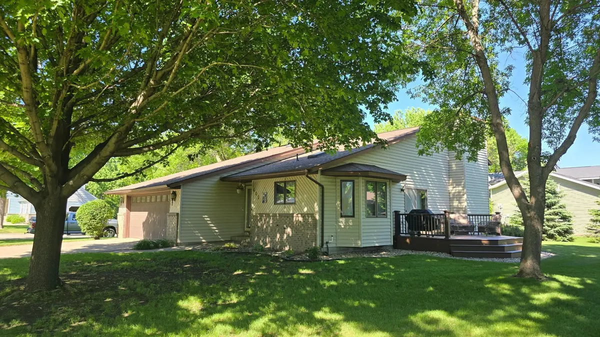 605 Van Buren ST, Marshall, MN 56258