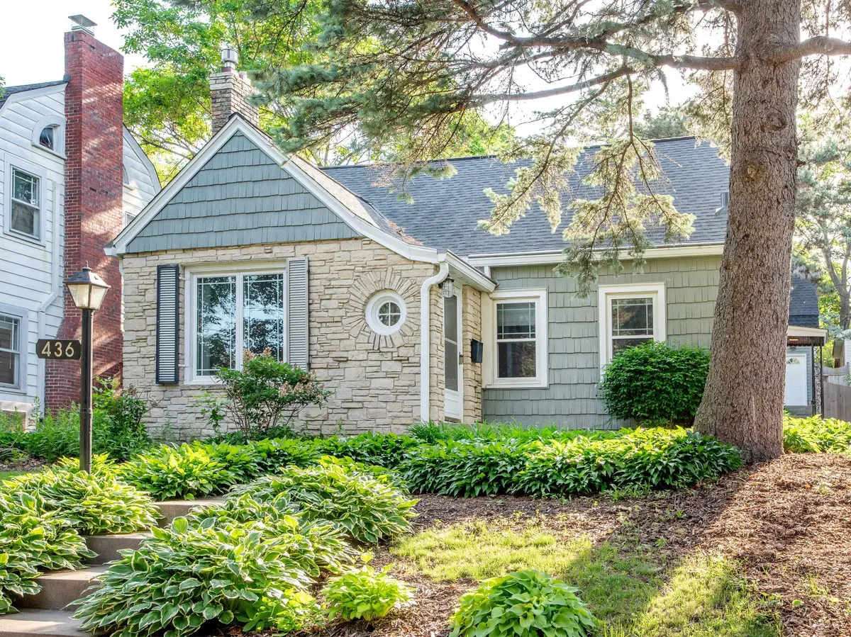 436 Woodlawn AVE, Saint Paul, MN 55105
