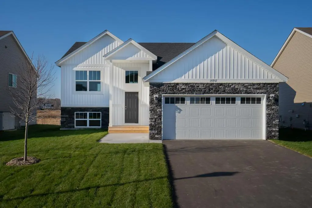 671 47th AVE NE, Saint Cloud, MN 56304