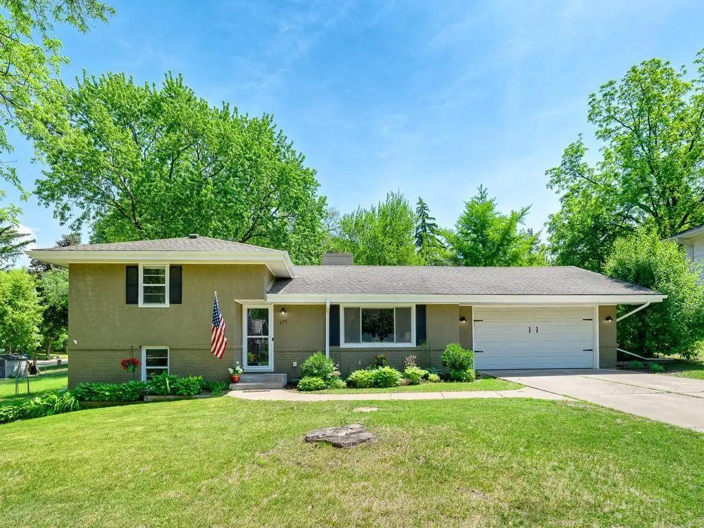 779 Redwood LN, New Brighton, MN 55112