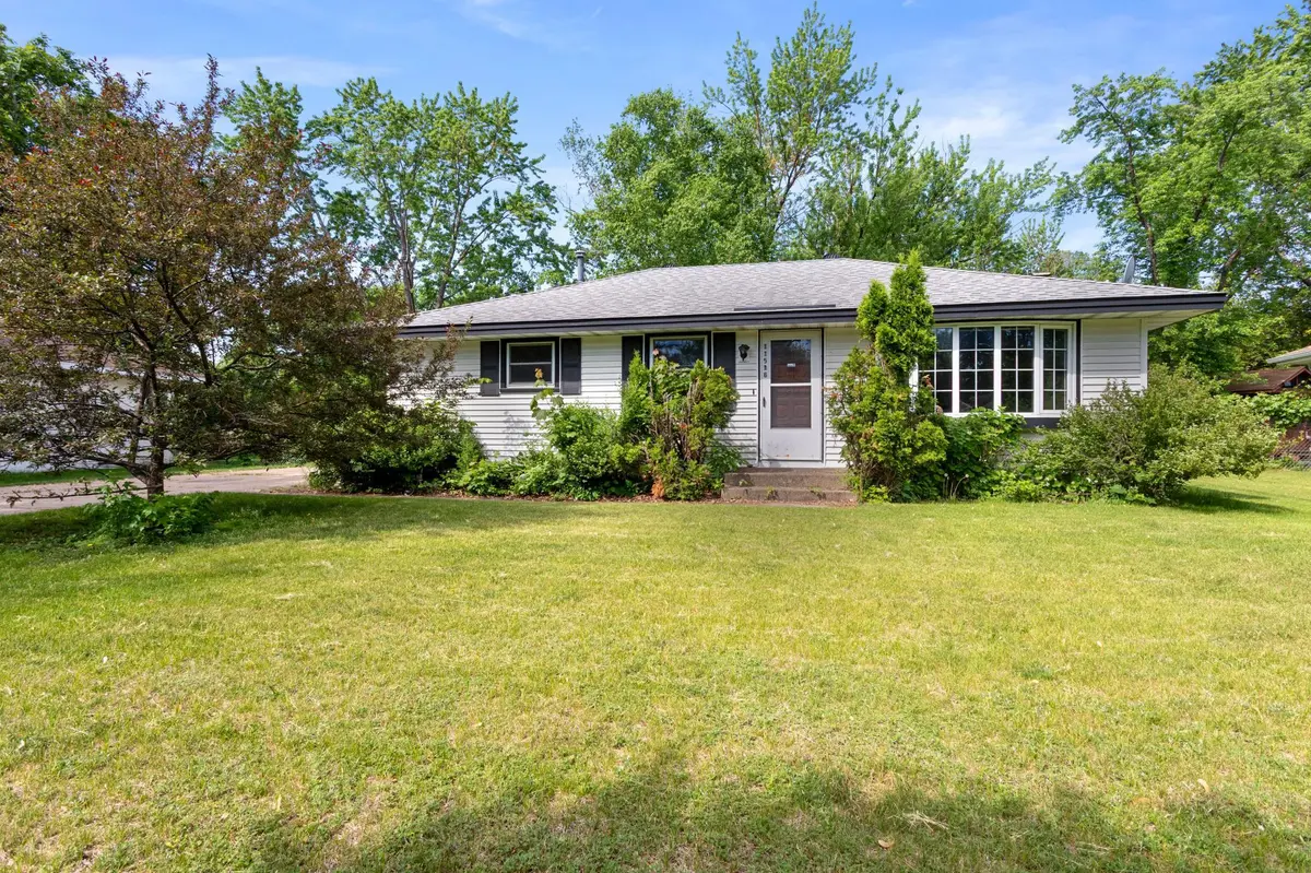 11516 Heather ST NW, Coon Rapids, MN 55433