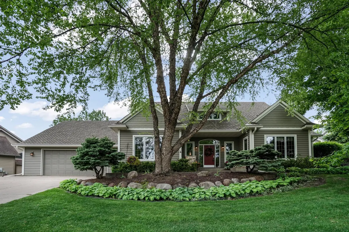 1392 Timberwolf TRL, Lino Lakes, MN 55038