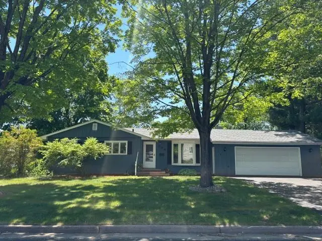 706 Roosevelt ST, River Falls, WI 54022