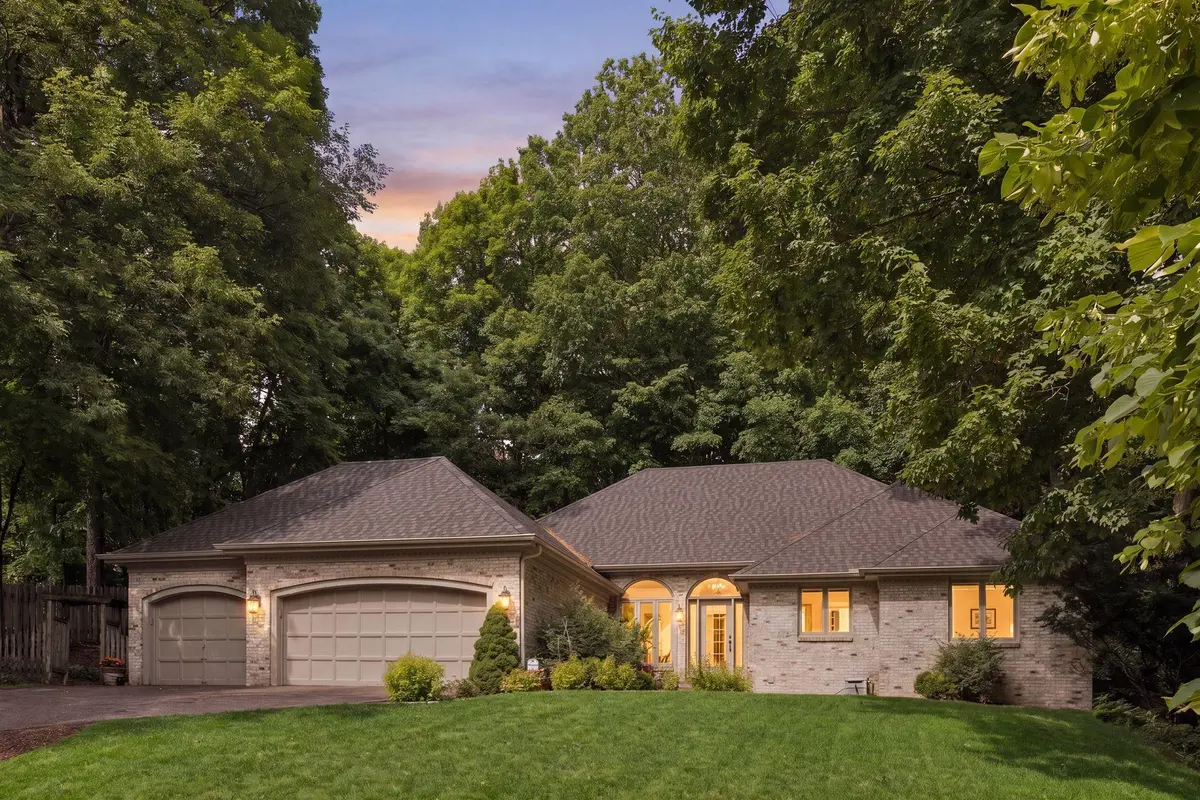 16318 Limerick LN, Minnetonka, MN 55345