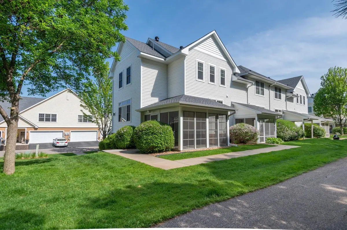 2133 Village TRL, Mound, MN 55364