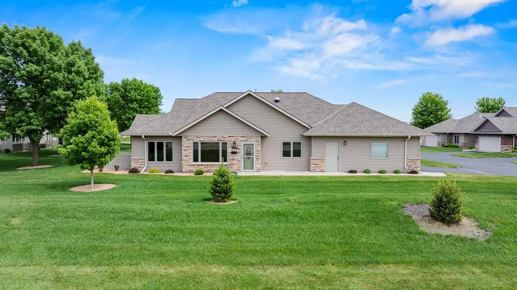 1626 Thunderbird RD, Marshall, MN 56258