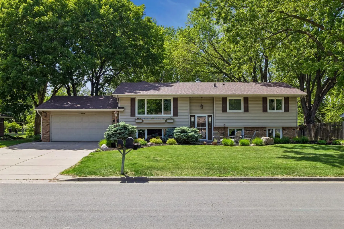 11304 19th AVE S, Burnsville, MN 55337