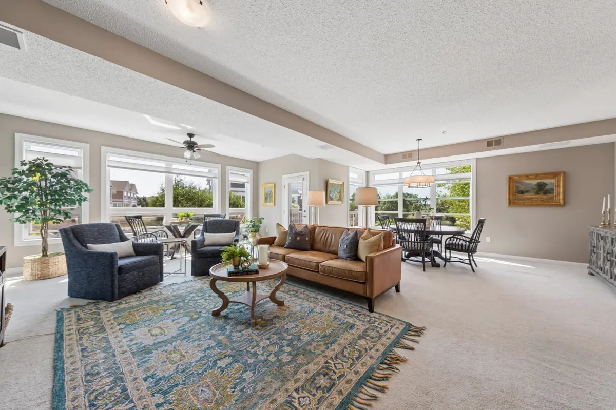 2670 Kelley Pkwy #112, Long Lake, MN 55356