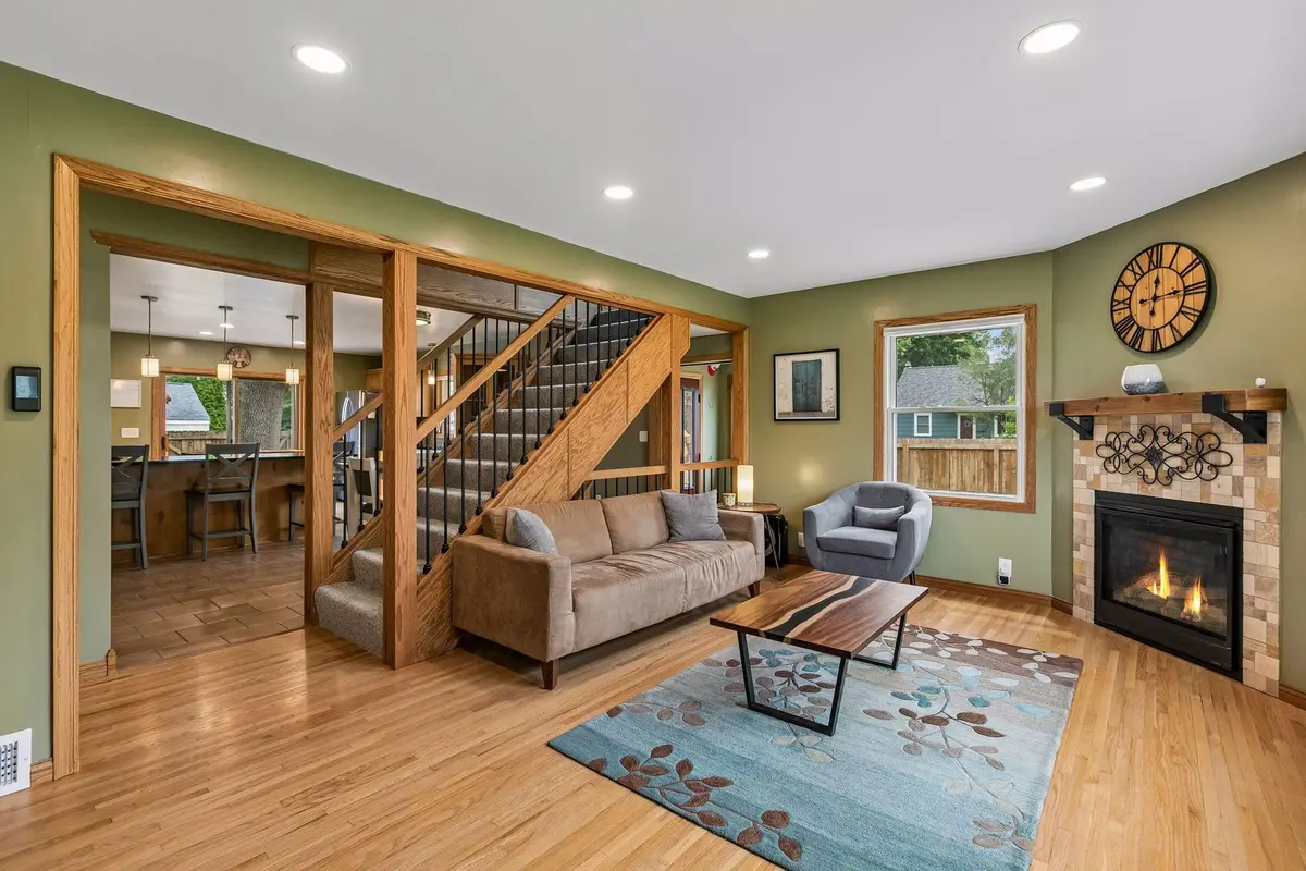 5945 Russell AVE S, Minneapolis, MN 55410