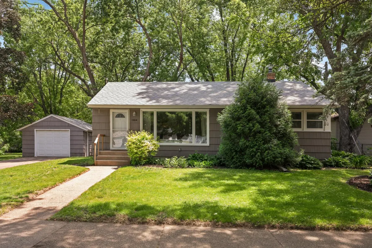1304 Hall AVE, West Saint Paul, MN 55118