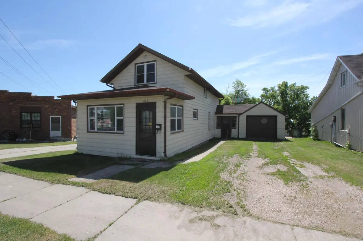 302 Riverside AVE, Thief River Falls, MN 56701