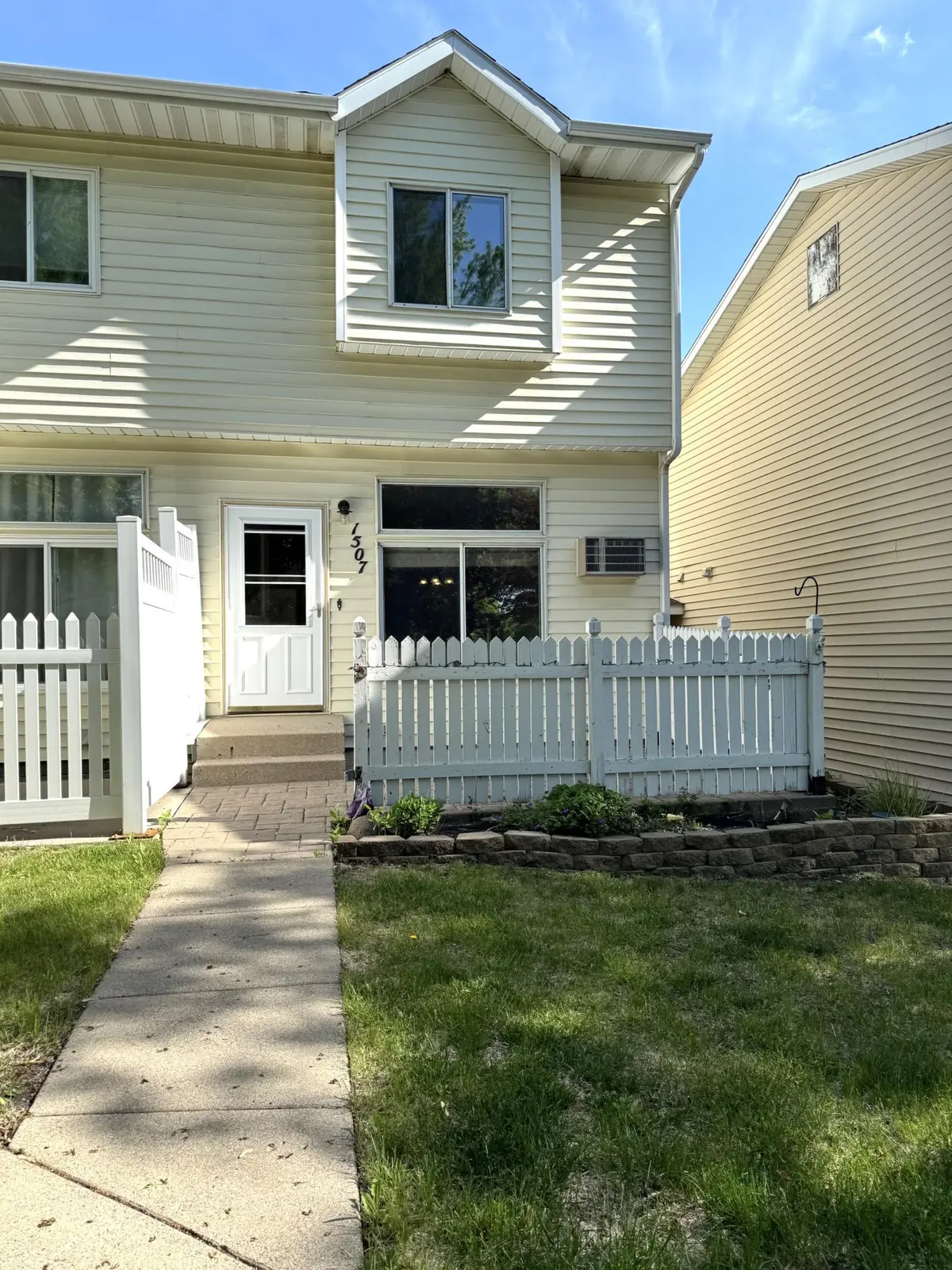 1507 34 1/2 AVE S, Fargo, ND 58104