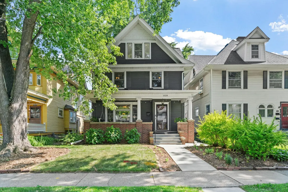 1028 Ashland AVE, Saint Paul, MN 55104