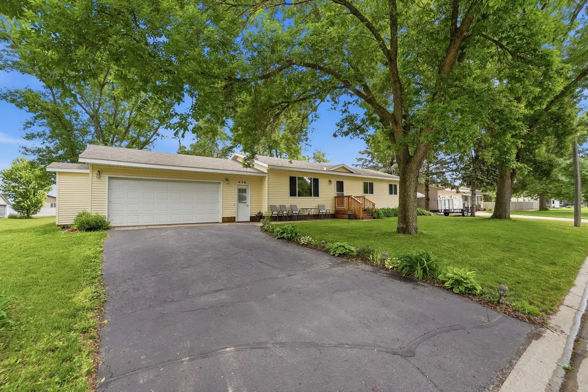 516 Nelson AVE, Belgrade, MN 56312