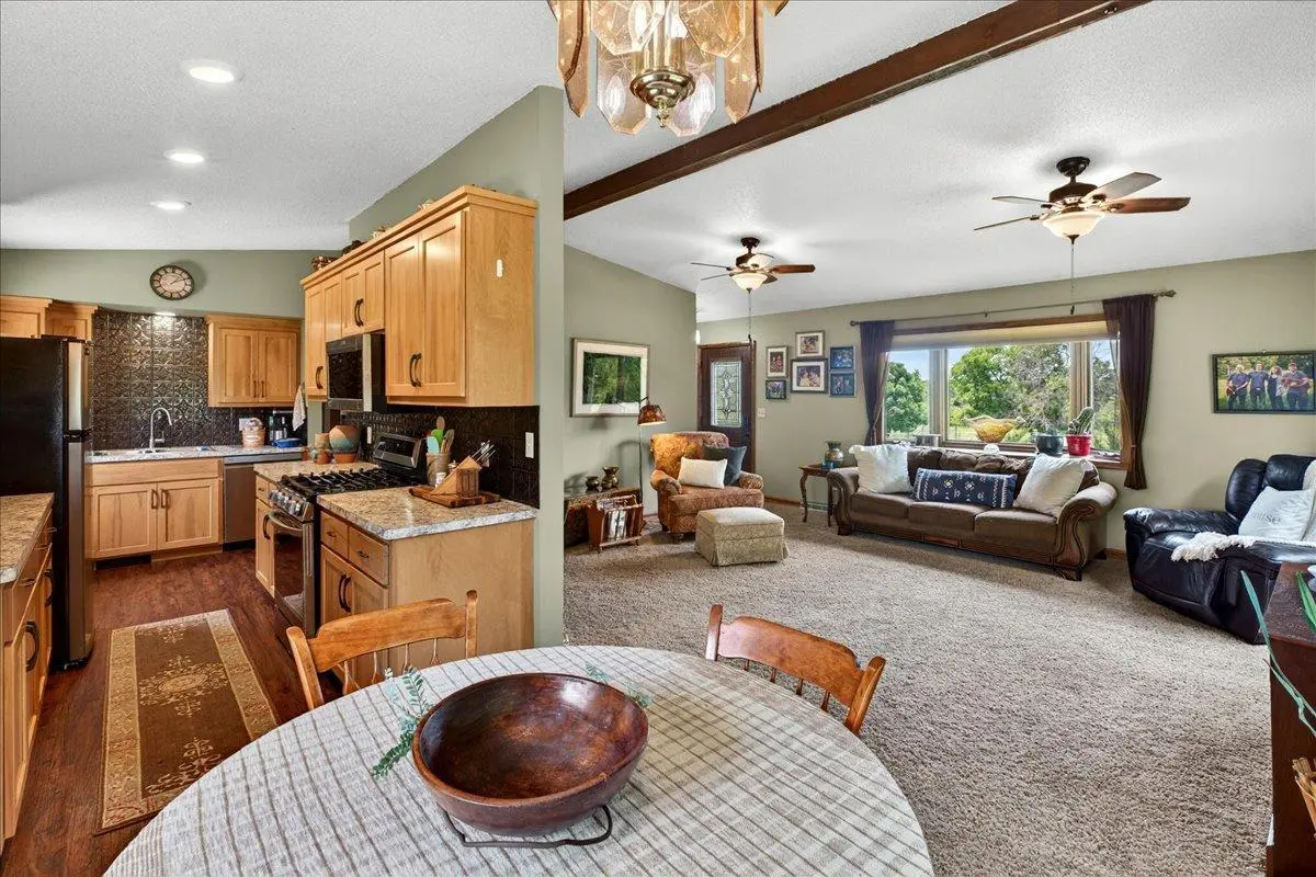 8625 Burr Oak LN, Maple Plain, MN 55359