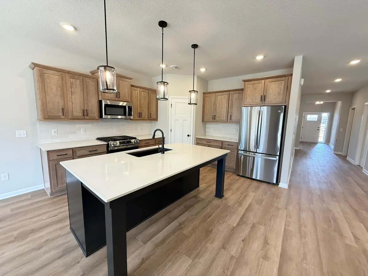 8195 Haywood DR, Lino Lakes, MN 55014