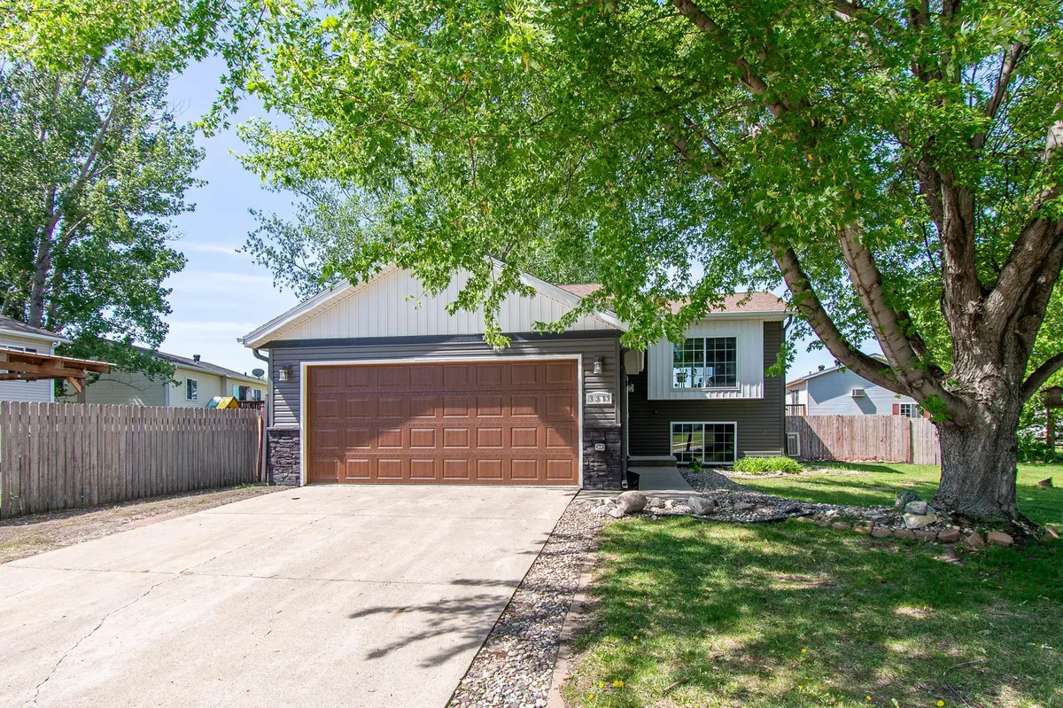 3313 39th ST S, Moorhead, MN 56560