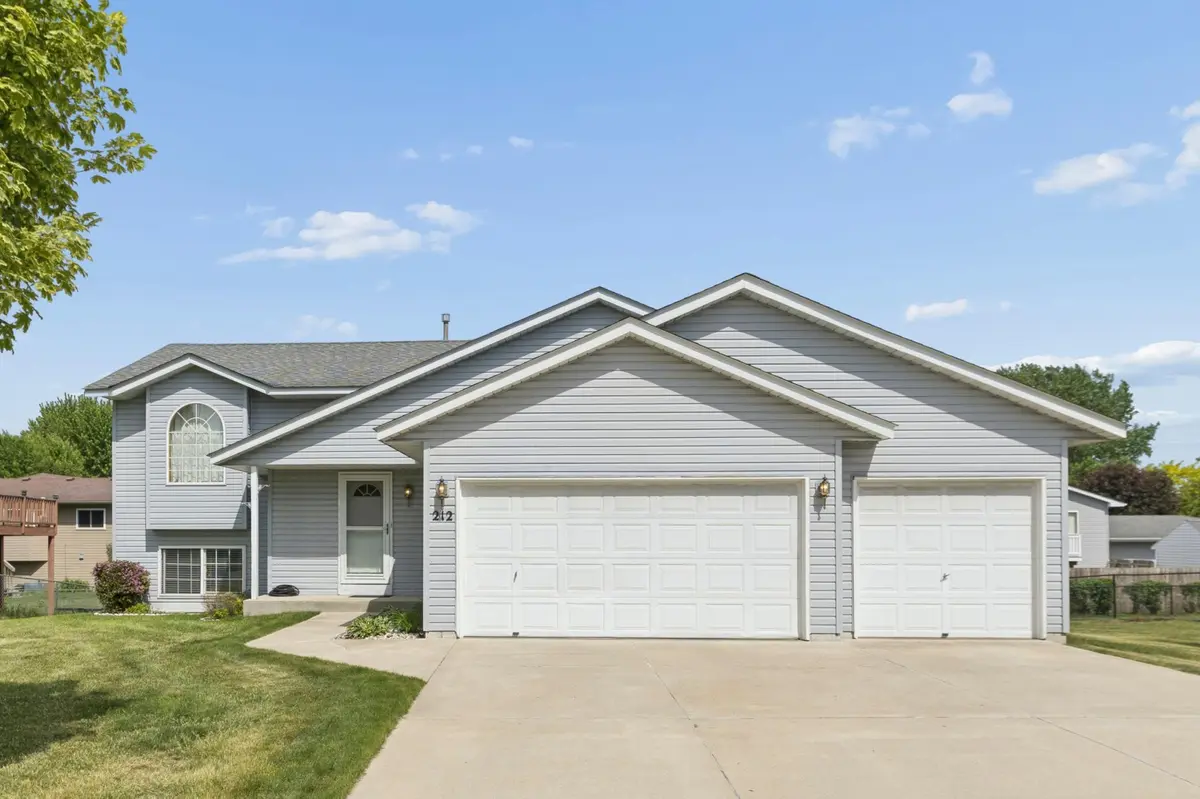 212 13th AVE NE, Buffalo, MN 55313