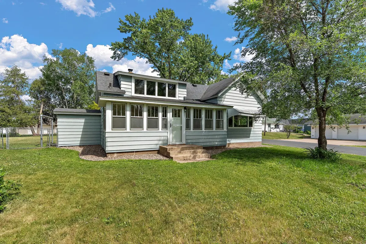 387 2nd ST S, Bayport, MN 55003