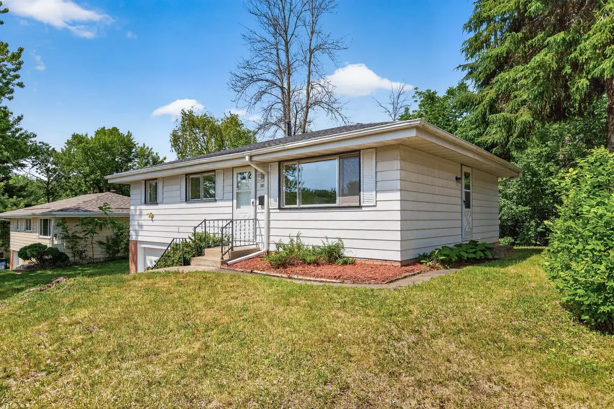 3211 Indiana AVE N, Robbinsdale, MN 55422
